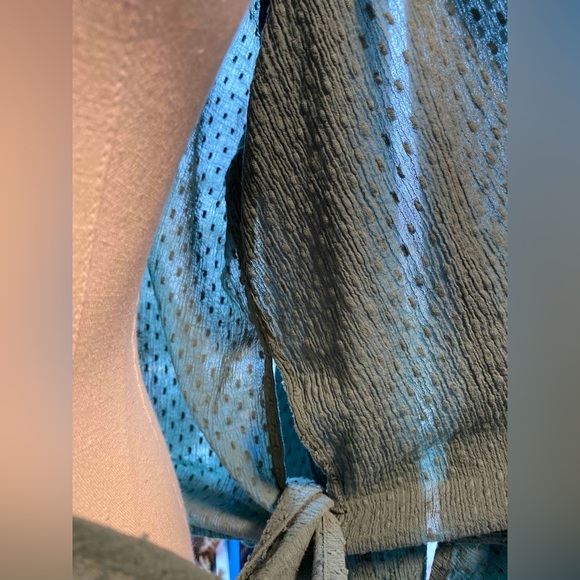 Wrap top with 3/4” sleeves green cotton blouse - Picture 5 of 12